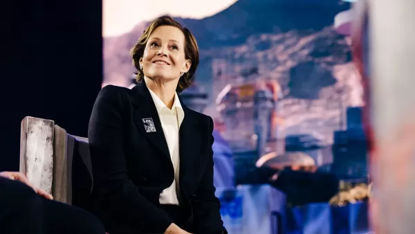 Sigourney Weaver在星球大战庆典上